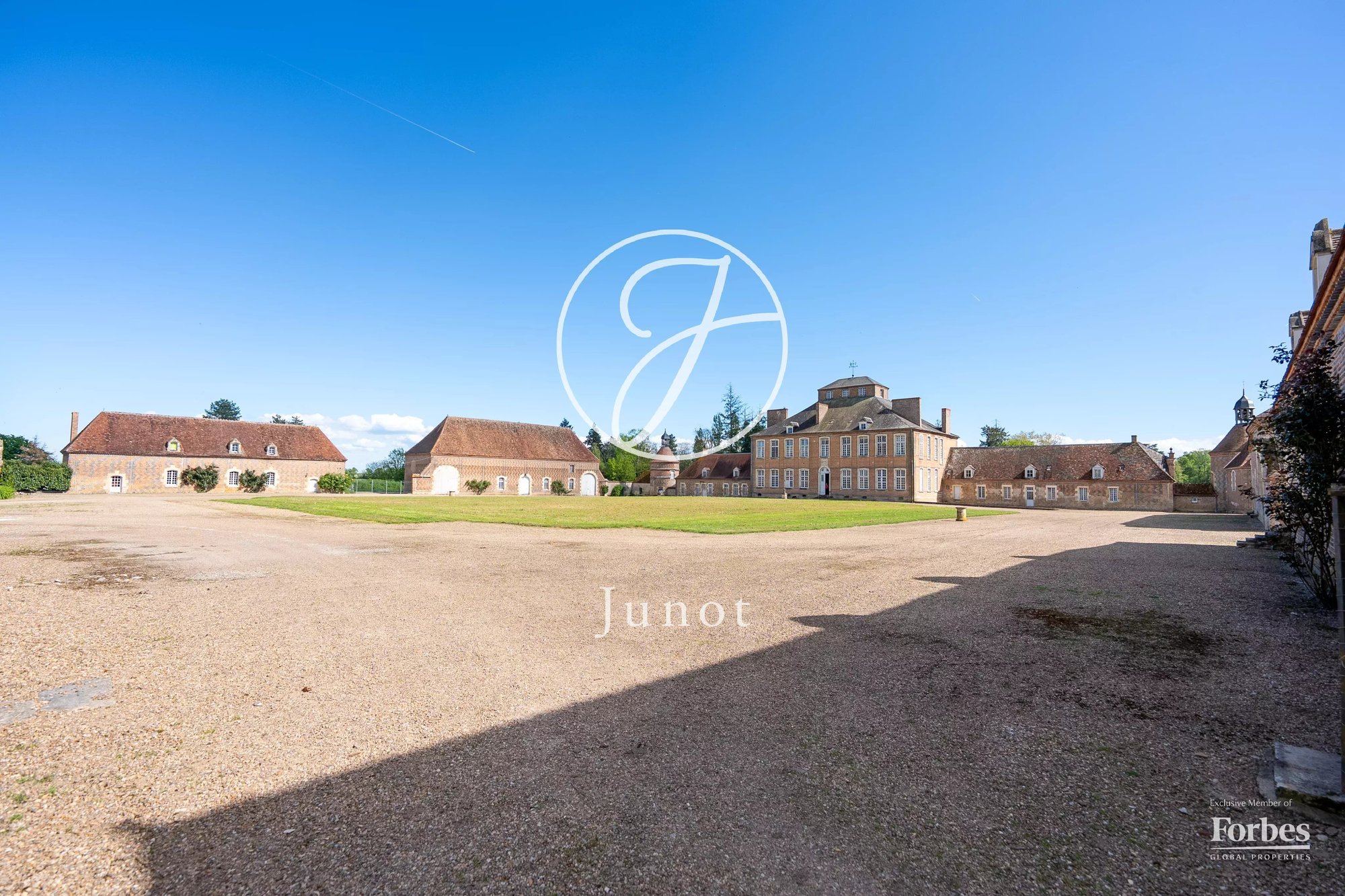 Château Bourges 500.0 Sqm 6 Bedrooms