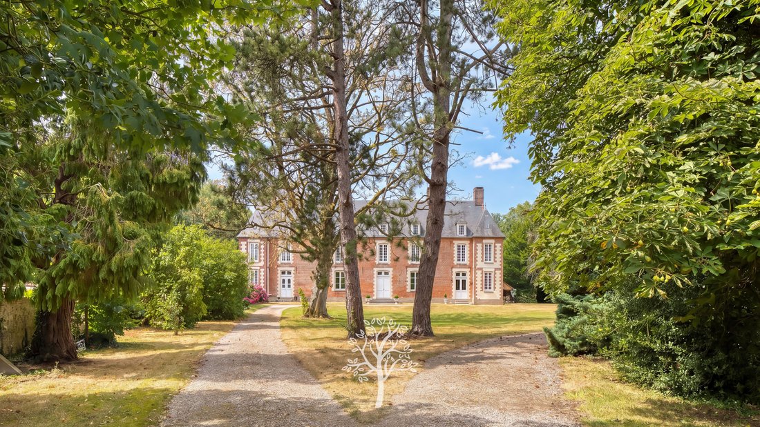 Château D'illois – Former Hunting Lodge From The 18th Century In The Heart Of Pays De Bray