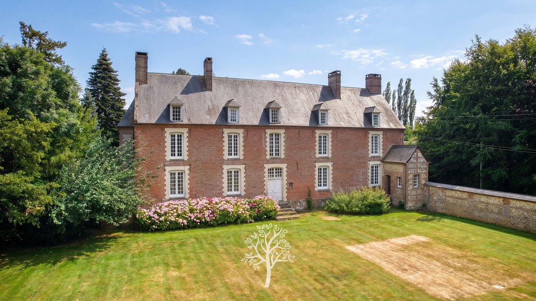 Château D'illois – Former Hunting Lodge From The 18th Century In The Heart Of Pays De Bray