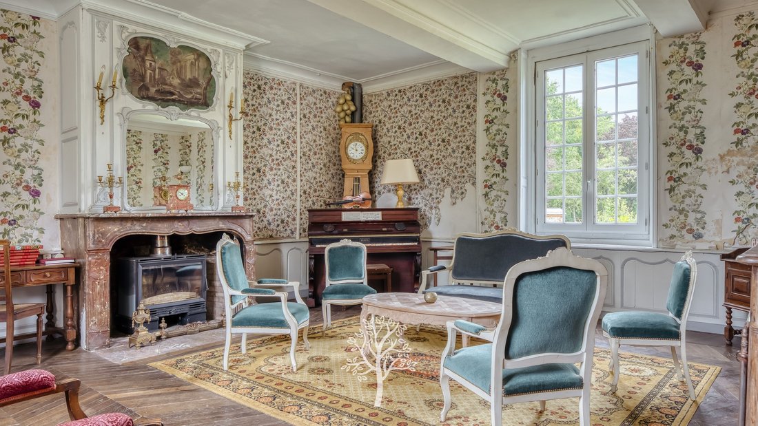 Château D'illois – Former Hunting Lodge From The 18th Century In The Heart Of Pays De Bray