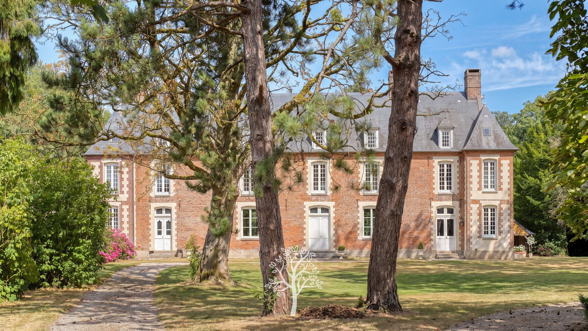 Château D'illois – Former Hunting Lodge From The 18th Century In The Heart Of Pays De Bray