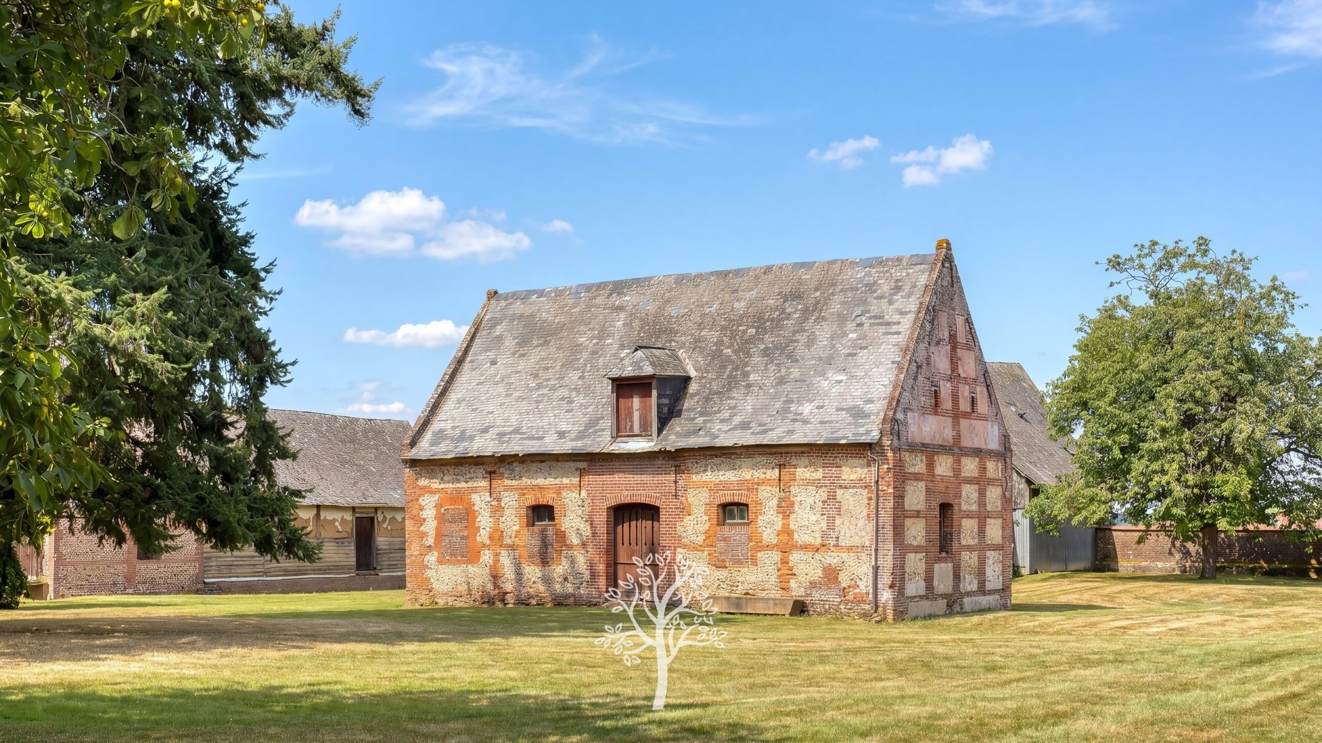 Château D'illois – Former Hunting Lodge From The 18th Century In The Heart Of Pays De Bray