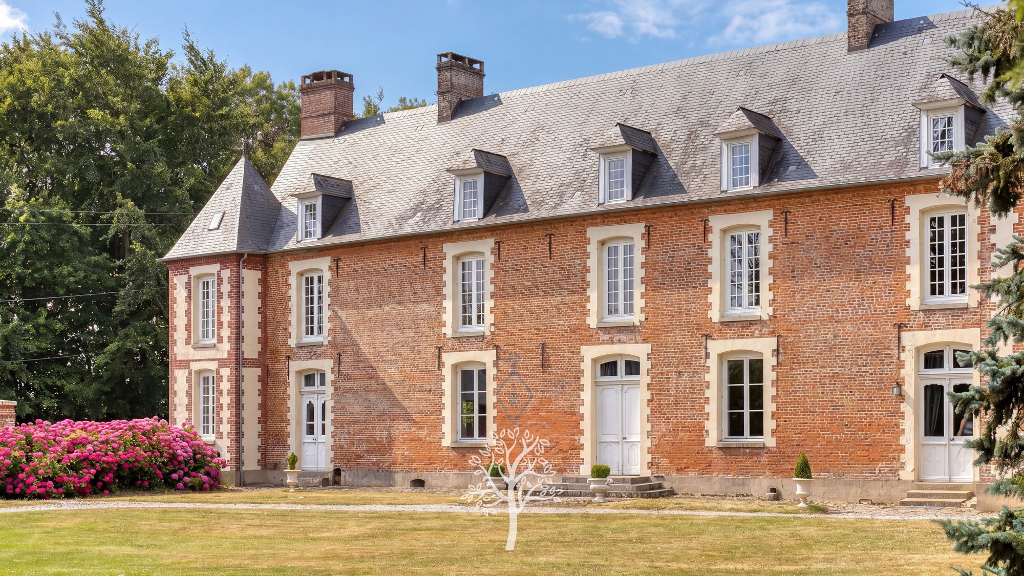 Château D'illois – Former Hunting Lodge From The 18th Century In The Heart Of Pays De Bray