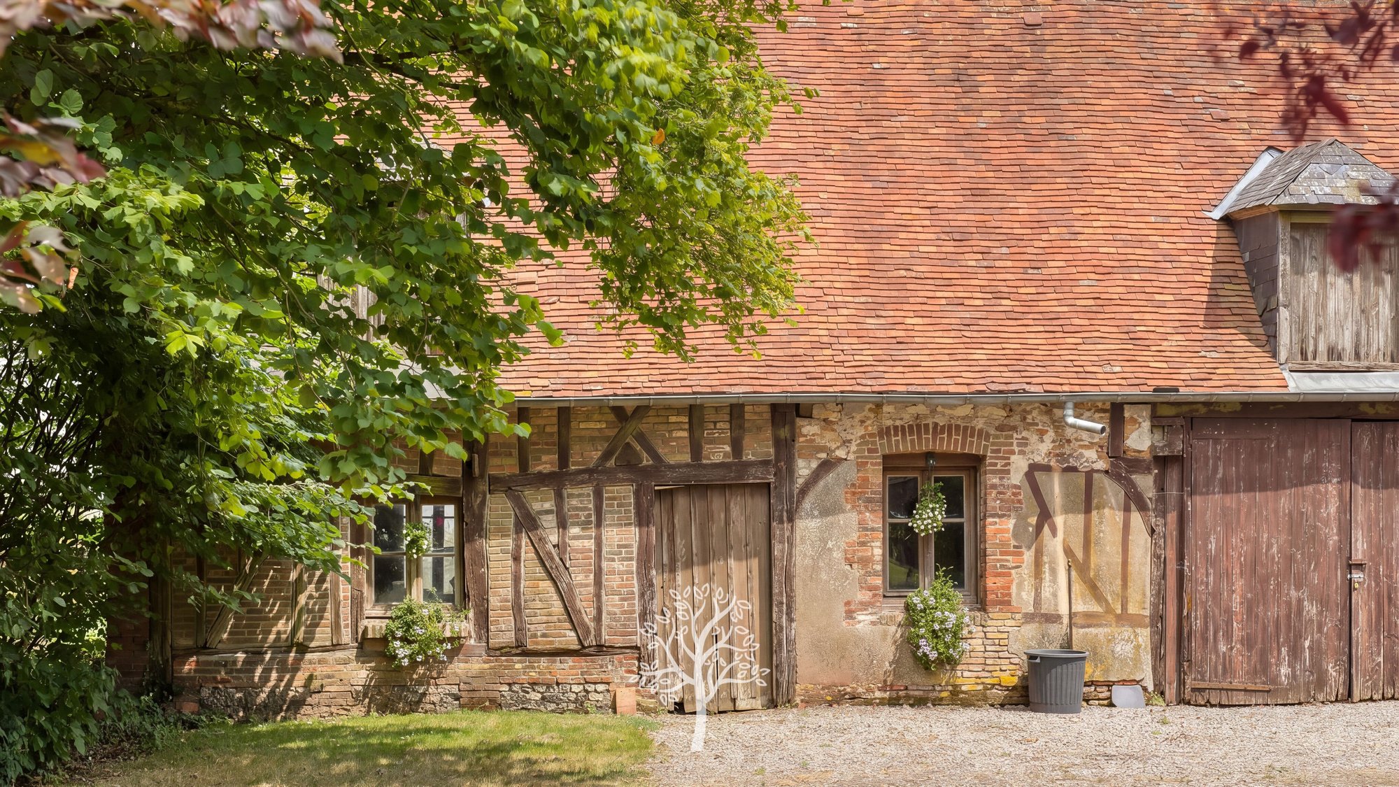 Château D'illois – Former Hunting Lodge From The 18th Century In The Heart Of Pays De Bray