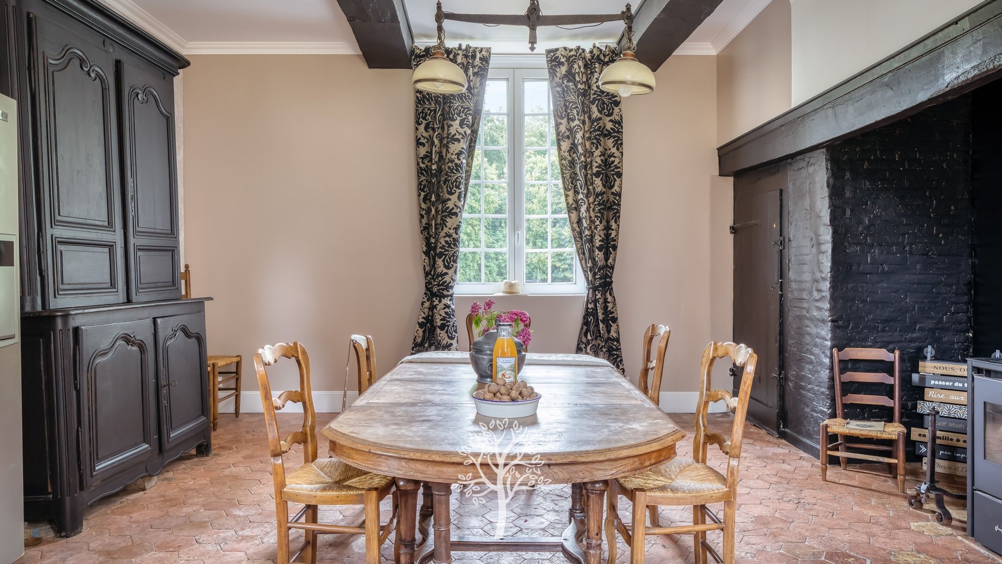 Château D'illois – Former Hunting Lodge From The 18th Century In The Heart Of Pays De Bray