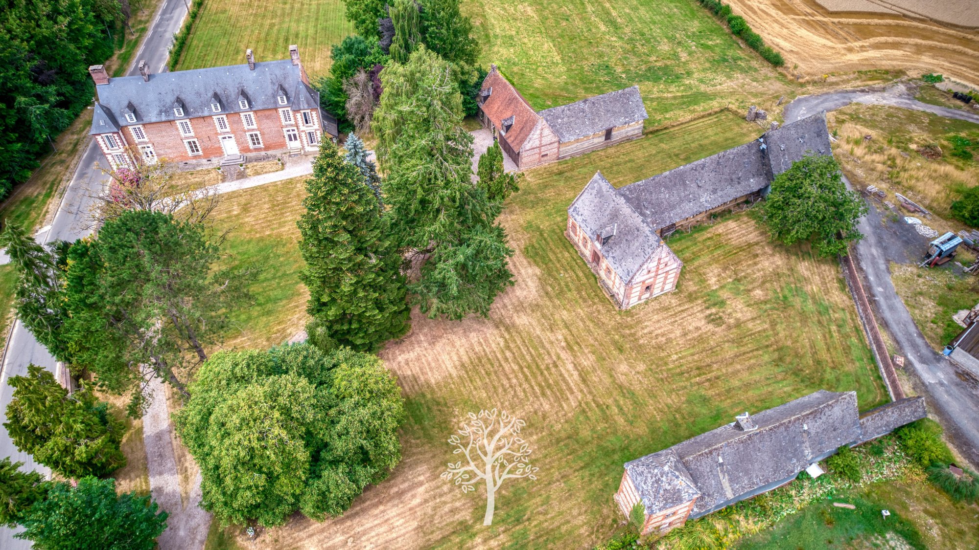 Château D'illois – Former Hunting Lodge From The 18th Century In The Heart Of Pays De Bray