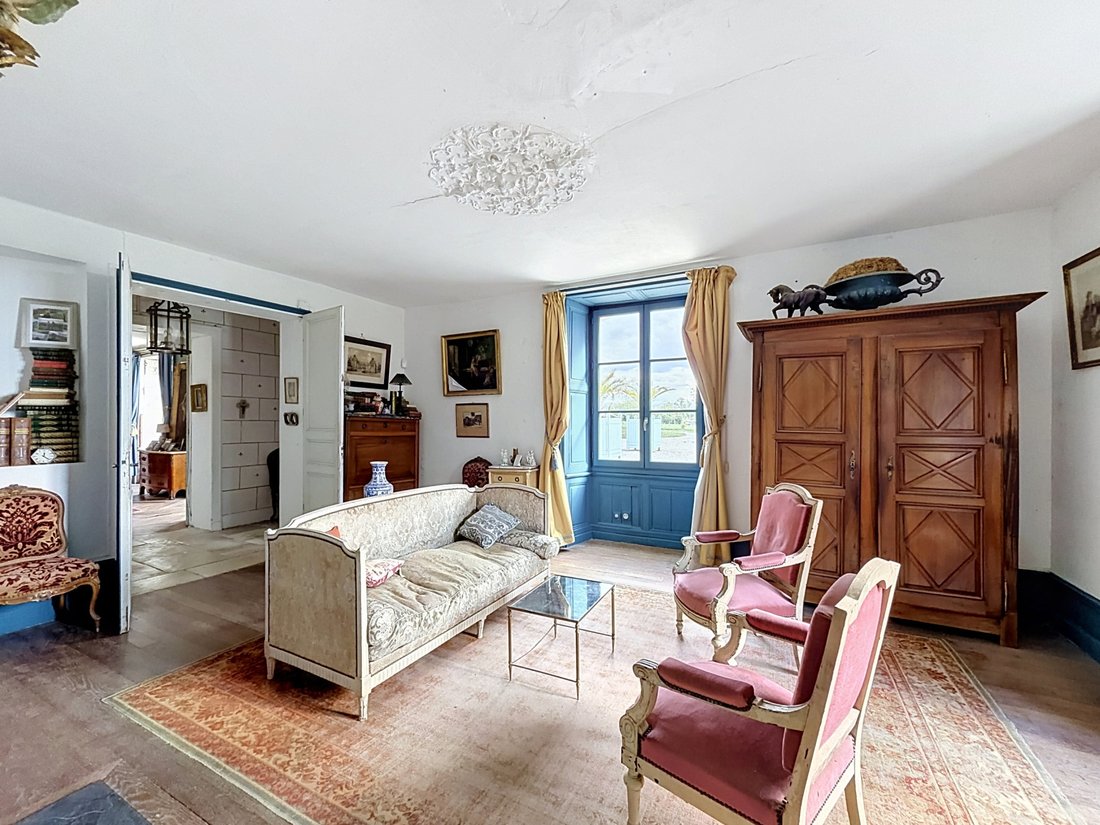Château Des Deffends: A Character Residence In The Heart Of A Green Setting. - 4