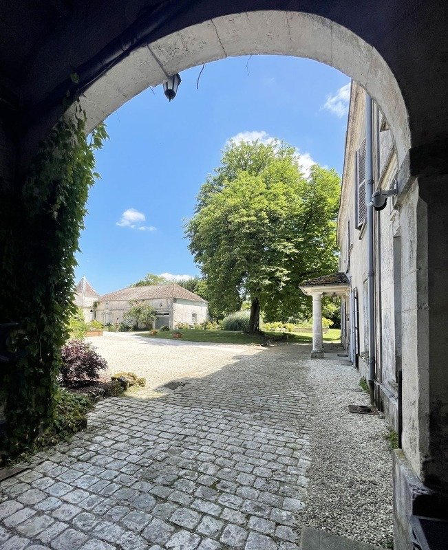 Château + Guesthouse With Profitable Hospitality Business – Near Cognac