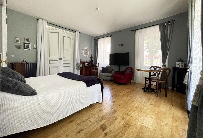 Château + Guesthouse With Profitable Hospitality Business – Near Cognac