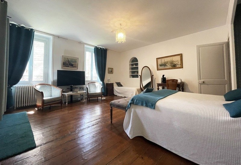 Château + Guesthouse With Profitable Hospitality Business – Near Cognac