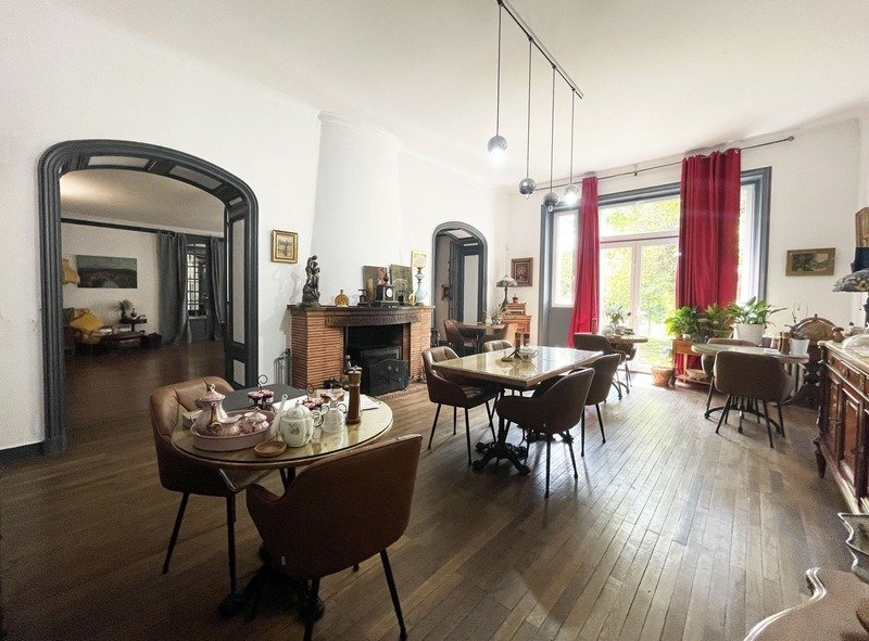 Château + Guesthouse With Profitable Hospitality Business – Near Cognac