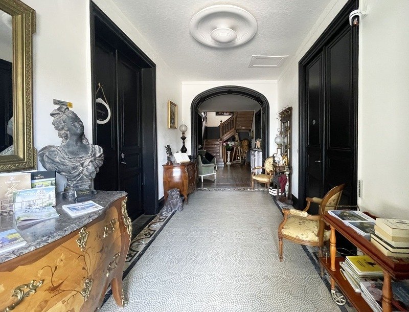 Château + Guesthouse With Profitable Hospitality Business – Near Cognac