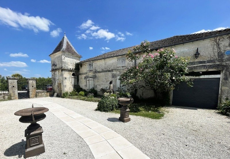 Château + Guesthouse With Profitable Hospitality Business – Near Cognac