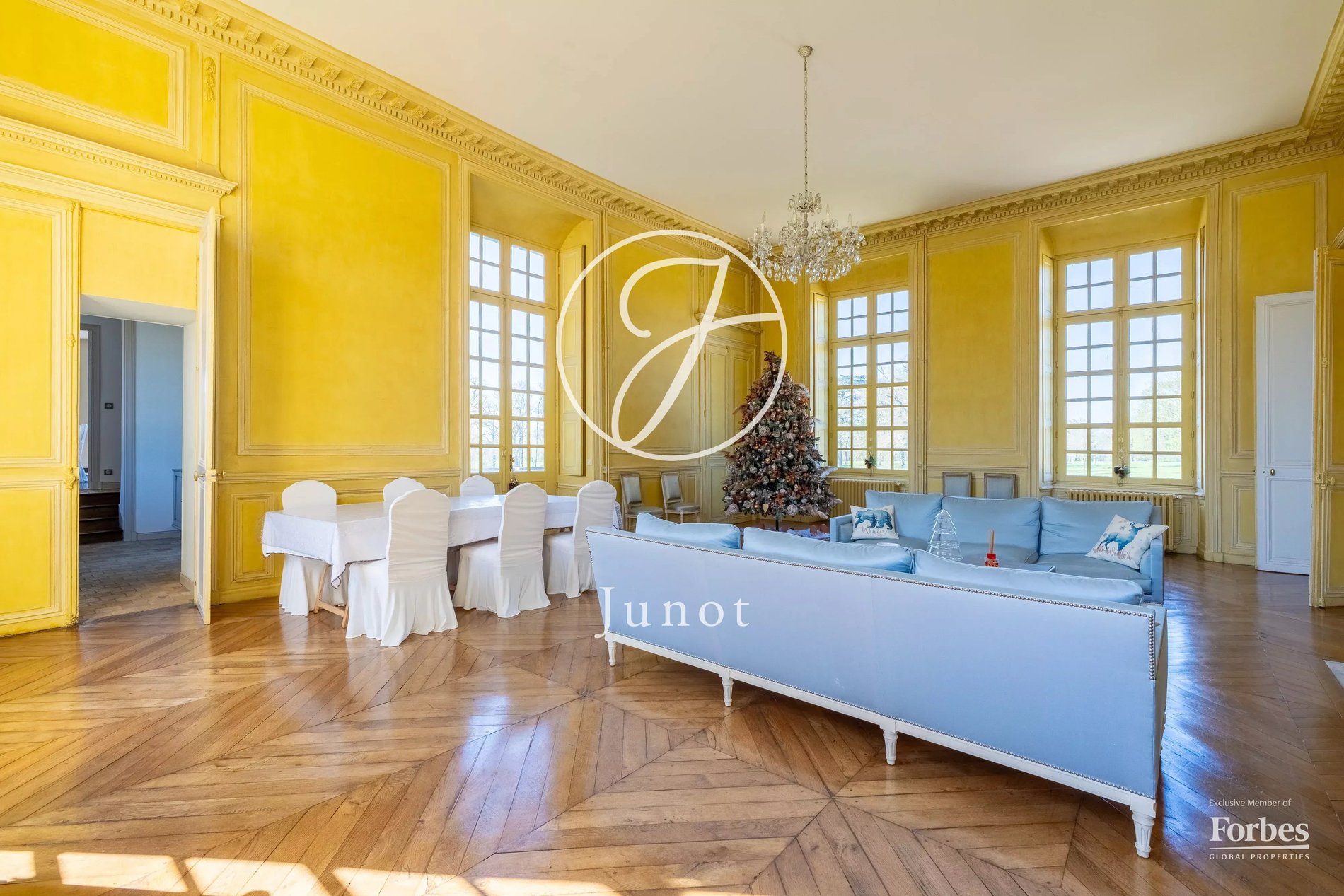Château Nantes 1300.0 Sqm 12 Bedrooms