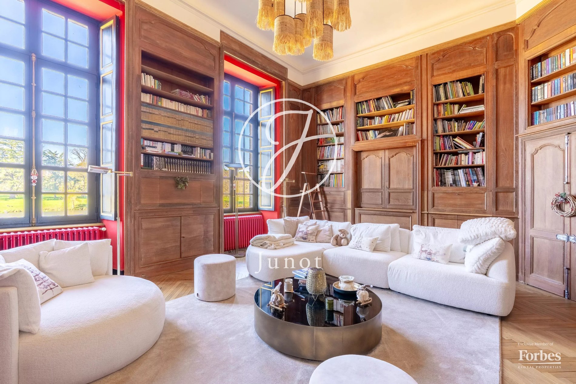 Château Nantes 1300.0 Sqm 12 Bedrooms