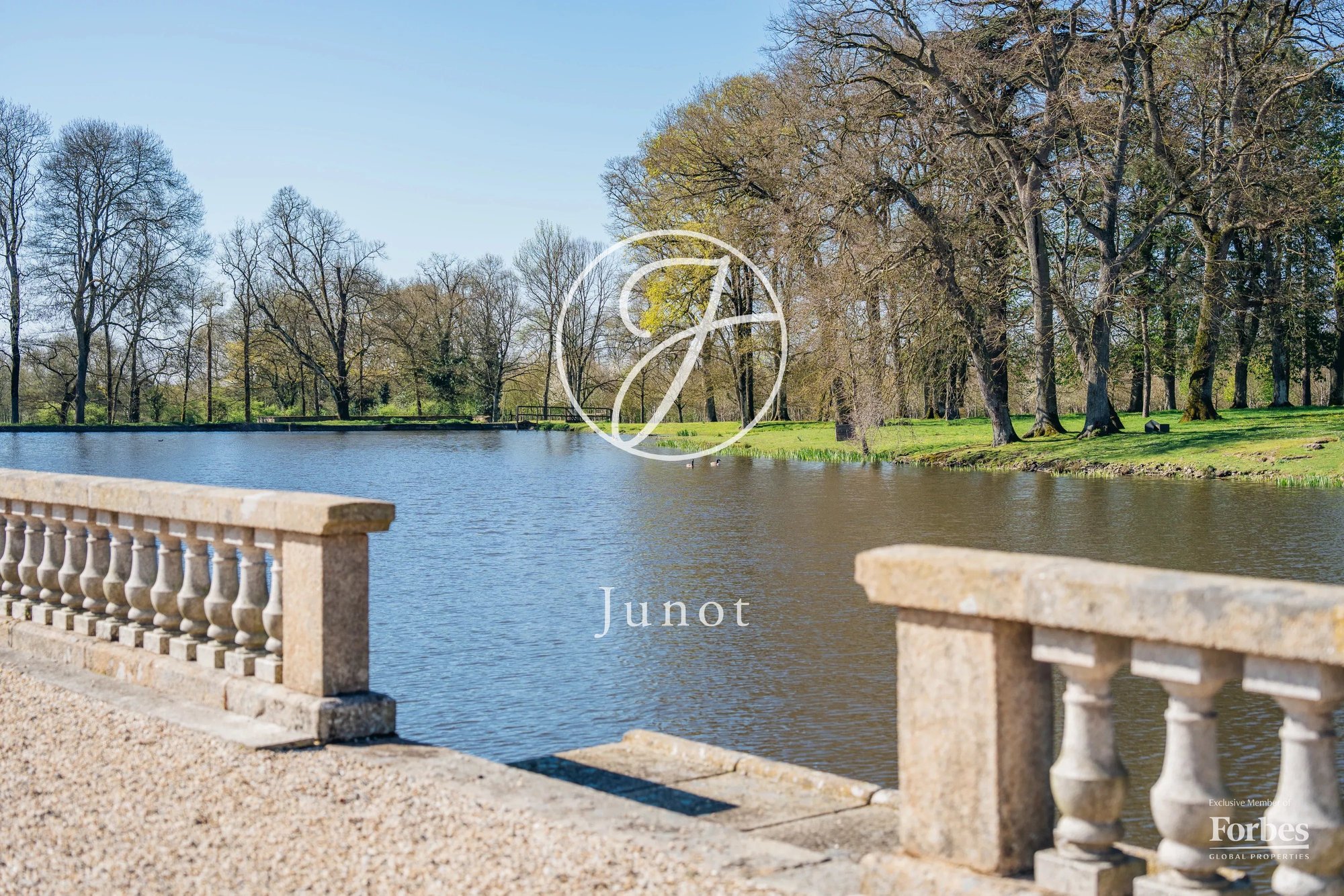 Château Nantes 1300.0 Sqm 12 Bedrooms
