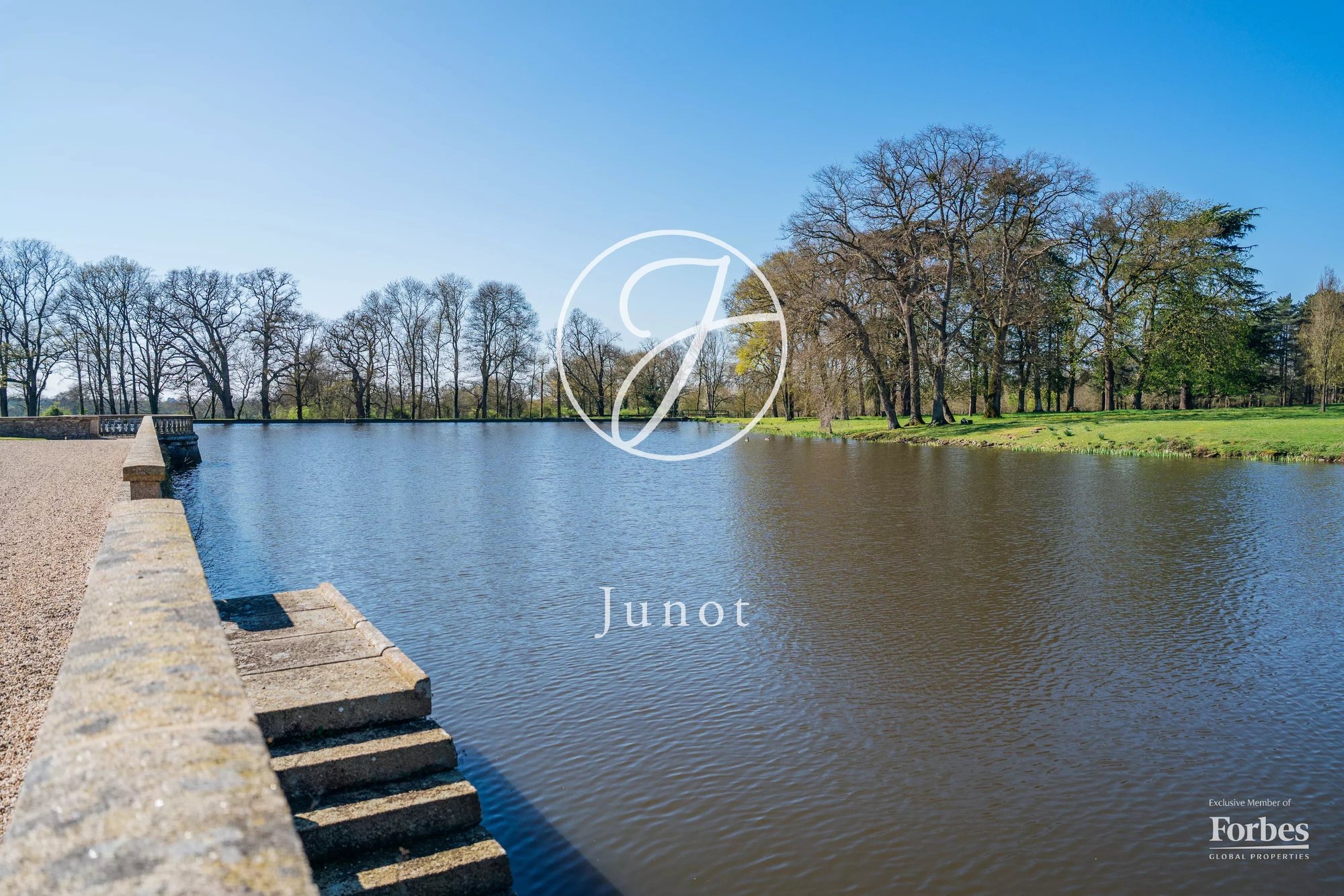 Château Nantes 1300.0 Sqm 12 Bedrooms