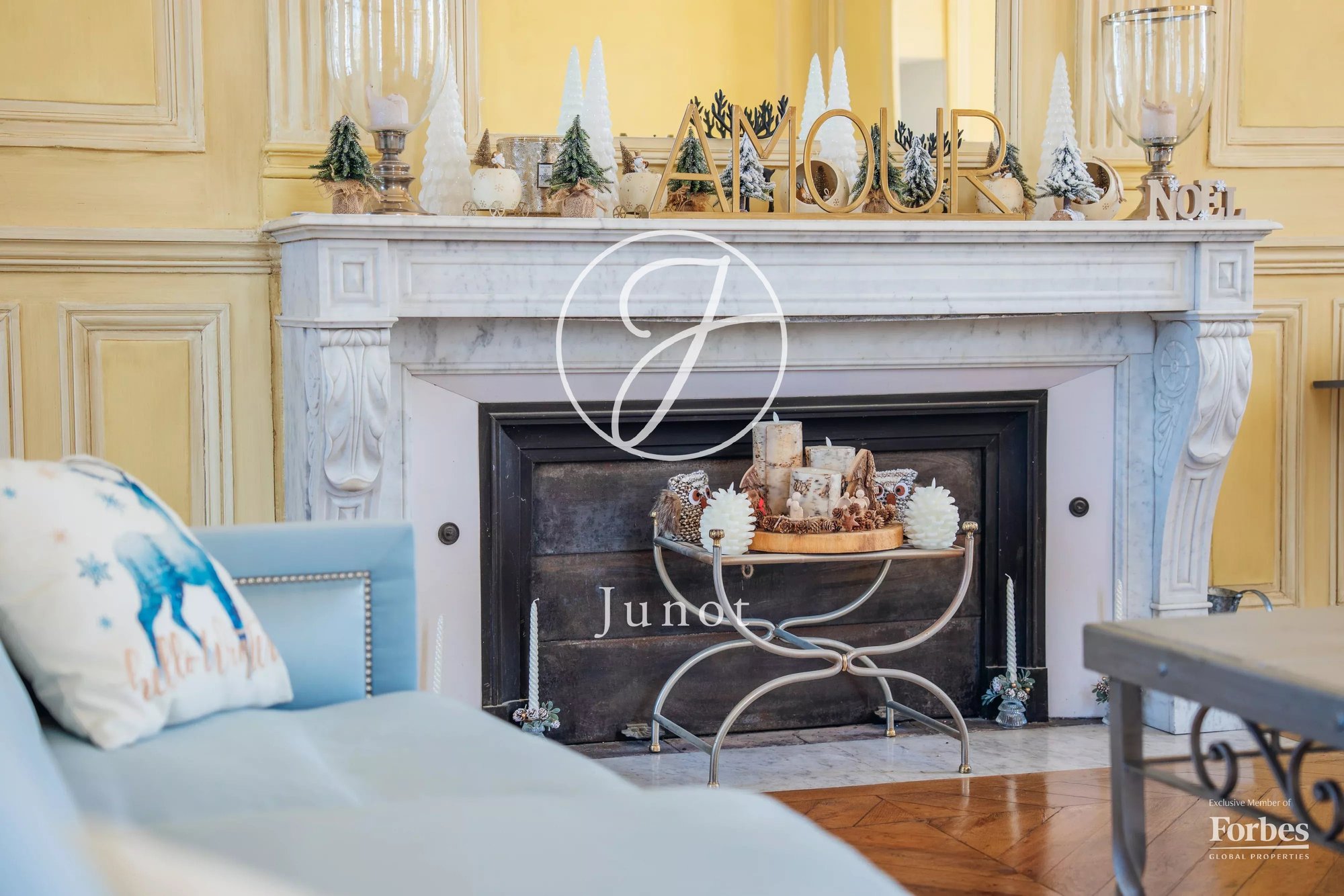 Château Nantes 1300.0 Sqm 12 Bedrooms