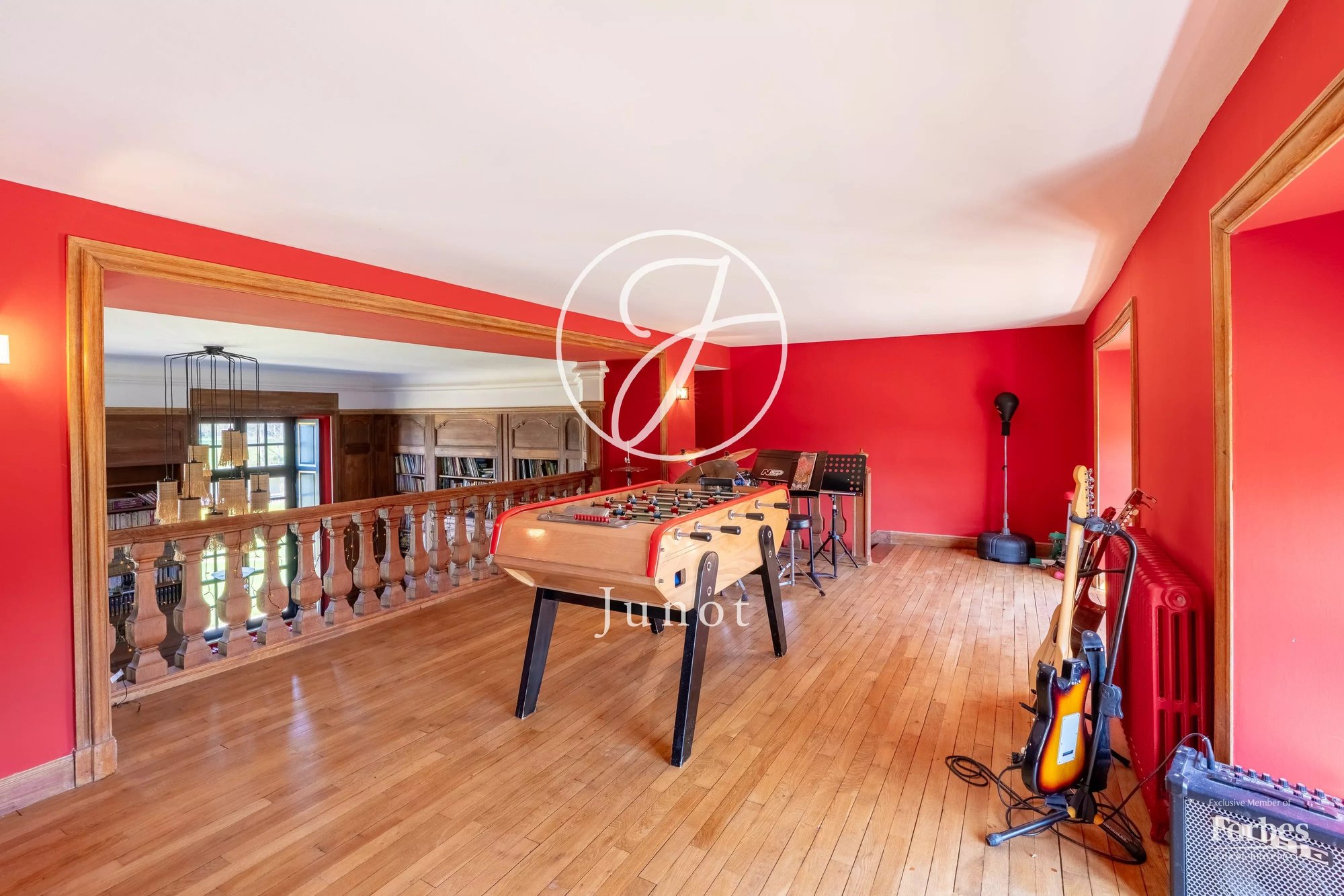 Château Nantes 1300.0 Sqm 12 Bedrooms