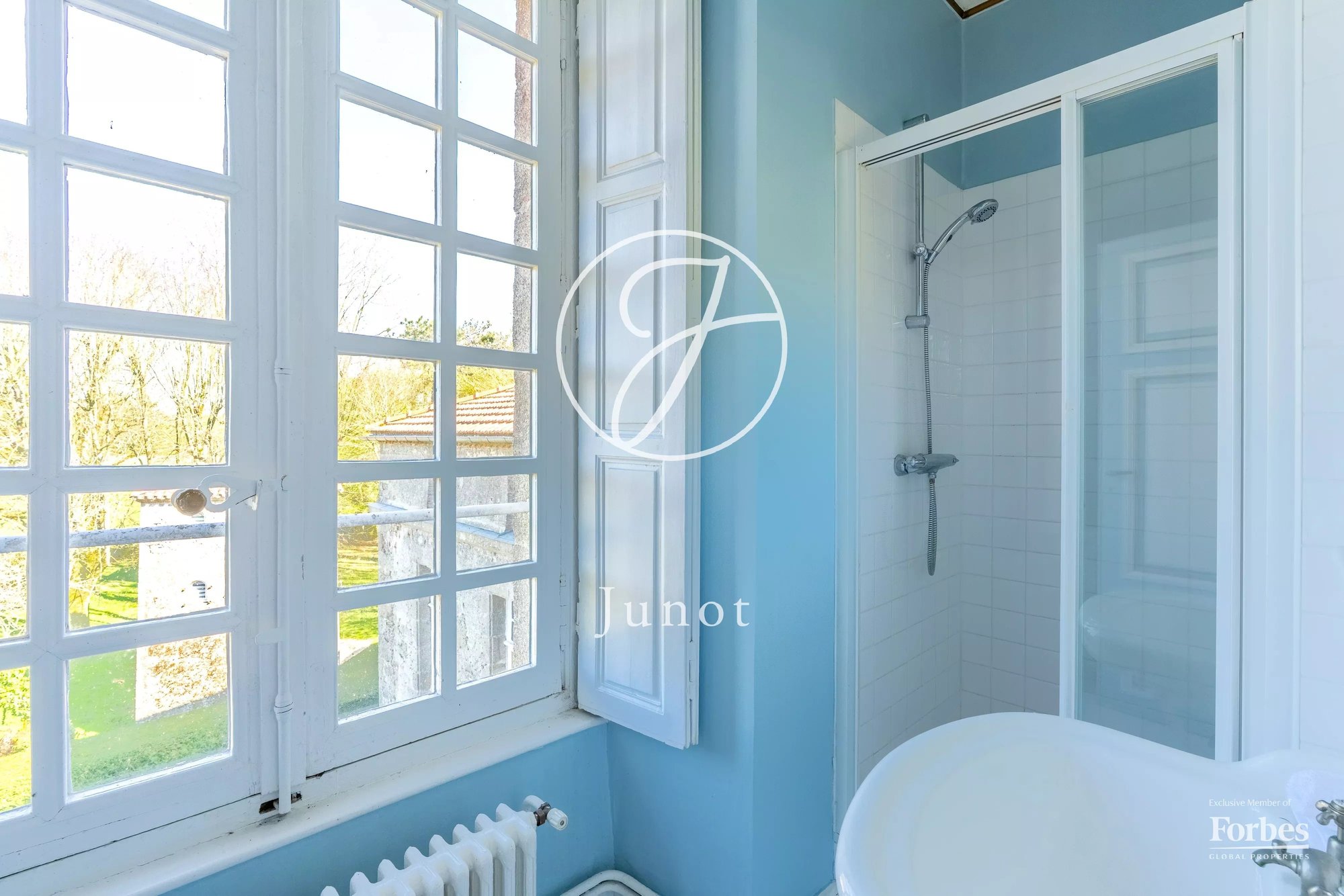 Château Nantes 1300.0 Sqm 12 Bedrooms