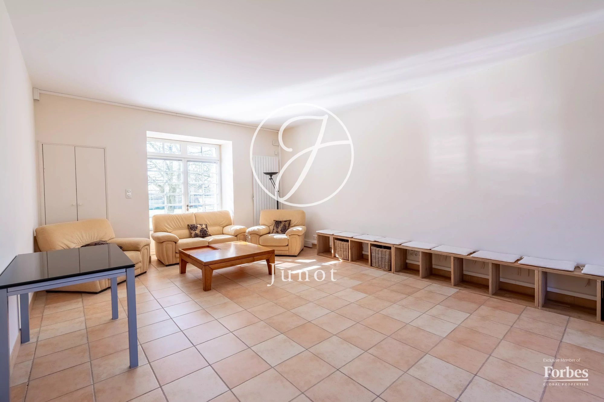 Château Nantes 1300.0 Sqm 12 Bedrooms