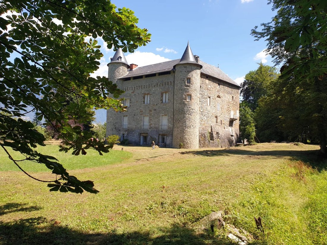Chateau With Medieval Origins, Mh Listed