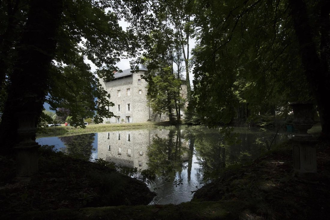 Chateau With Medieval Origins, Mh Listed - 4