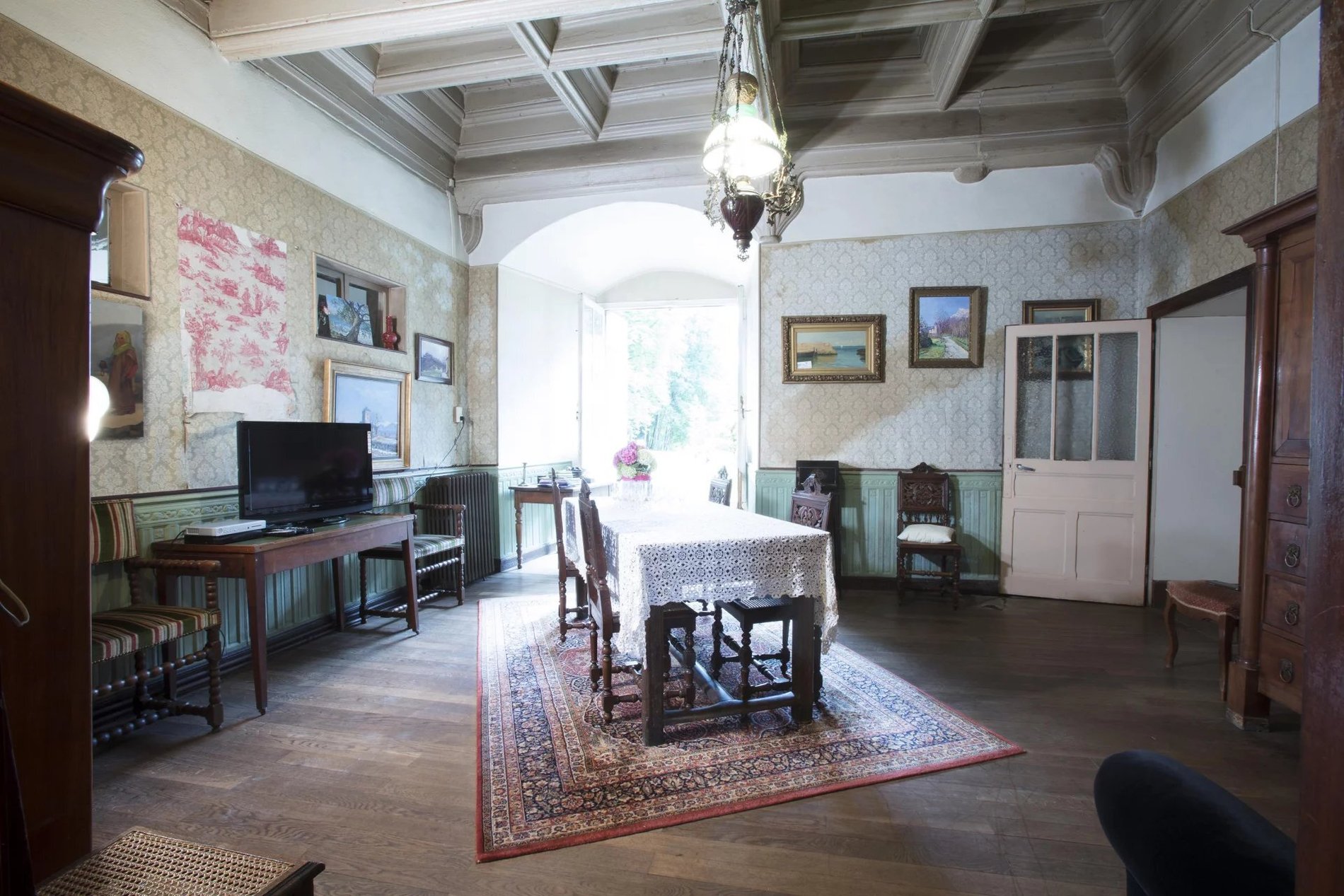 Chateau With Medieval Origins, Mh Listed