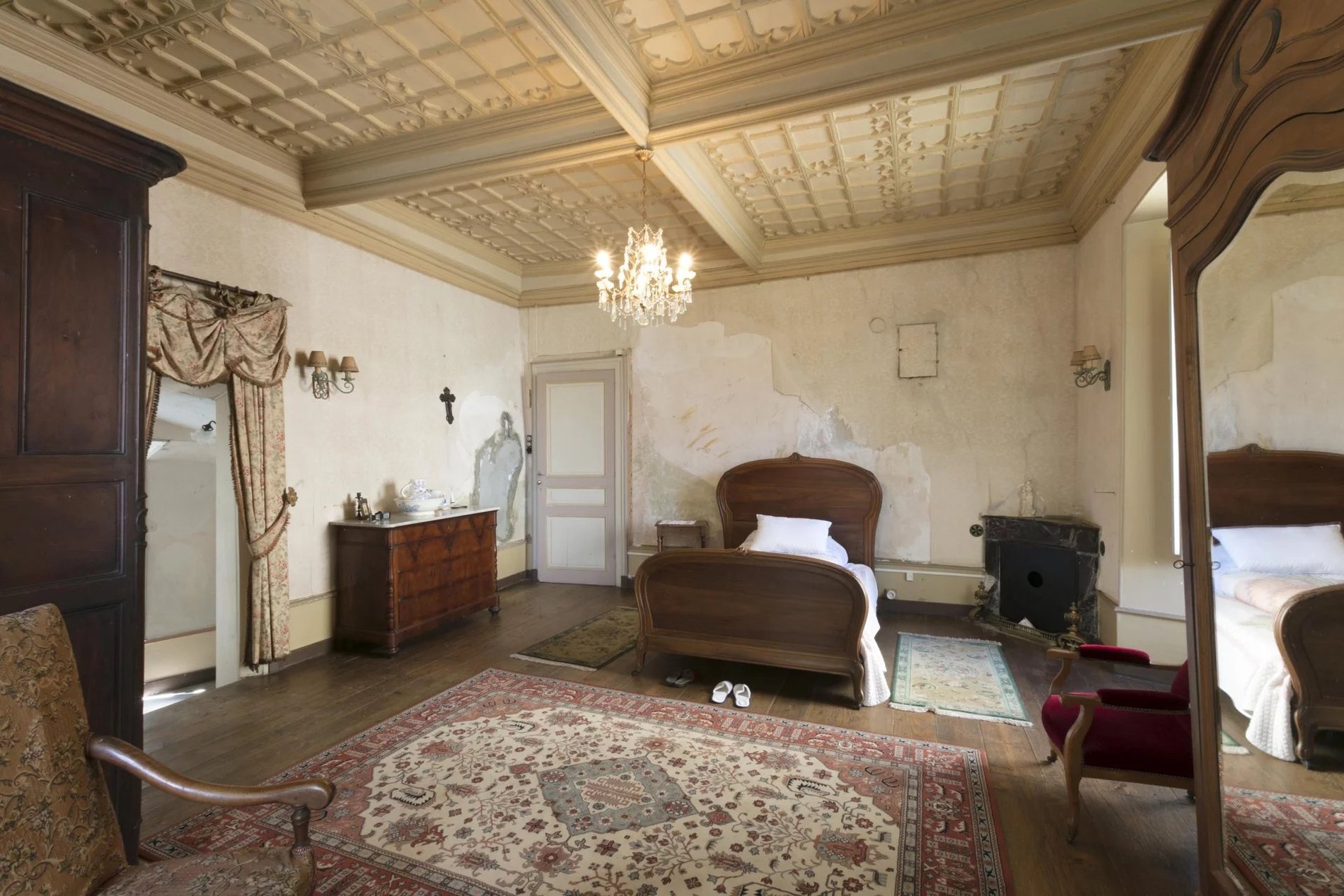 Chateau With Medieval Origins, Mh Listed