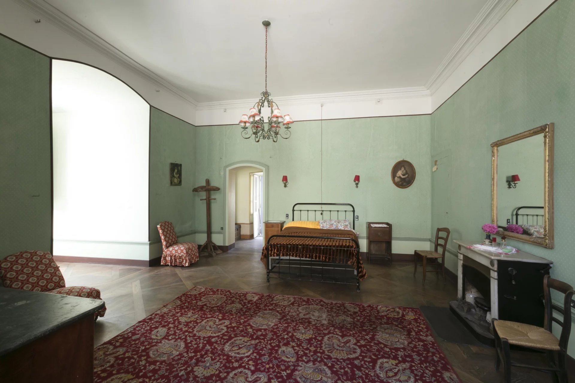 Chateau With Medieval Origins, Mh Listed