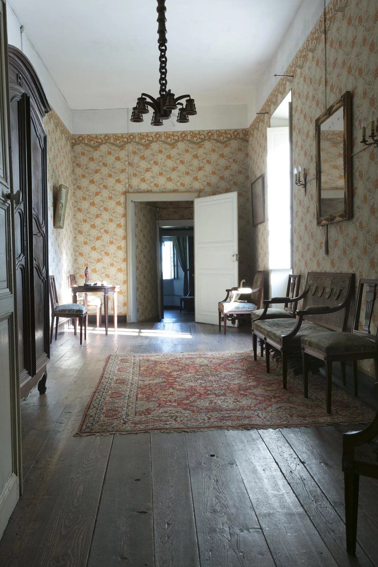 Chateau With Medieval Origins, Mh Listed