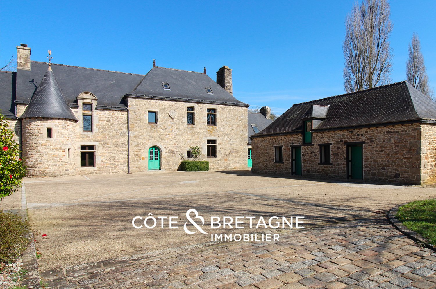 Côte & Bretagne Immobilier Vous Propose : Manoir Du XVII Ie Siècle Sur 6,9 Ha Avec étang, Cours D’eau