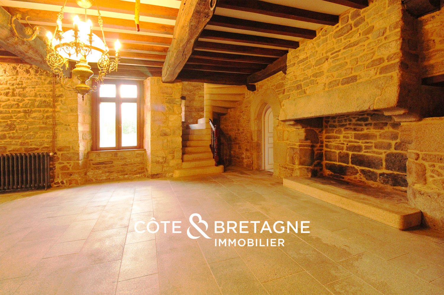 Côte & Bretagne Immobilier Vous Propose : Manoir Du XVII Ie Siècle Sur 6,9 Ha Avec étang, Cours D’eau