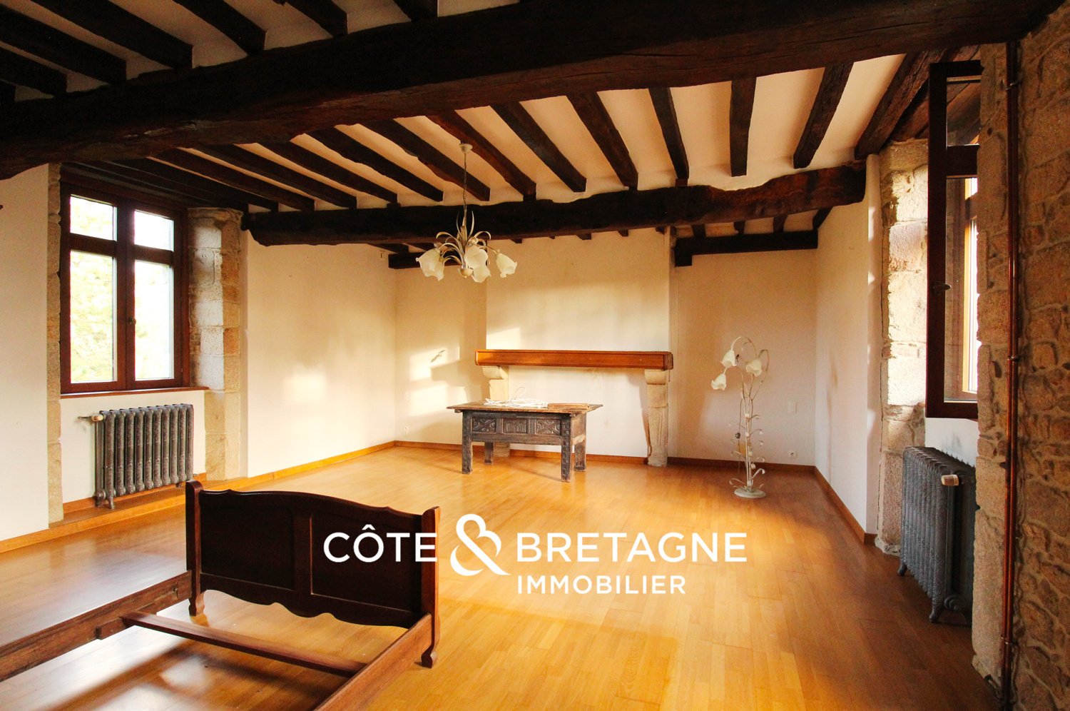 Côte & Bretagne Immobilier Vous Propose : Manoir Du XVII Ie Siècle Sur 6,9 Ha Avec étang, Cours D’eau