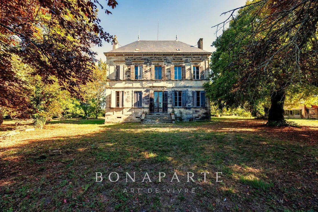 Couqueques 316 Sqm Chateau, To Renovate, 25 Minutes From The Atlantic Ocean