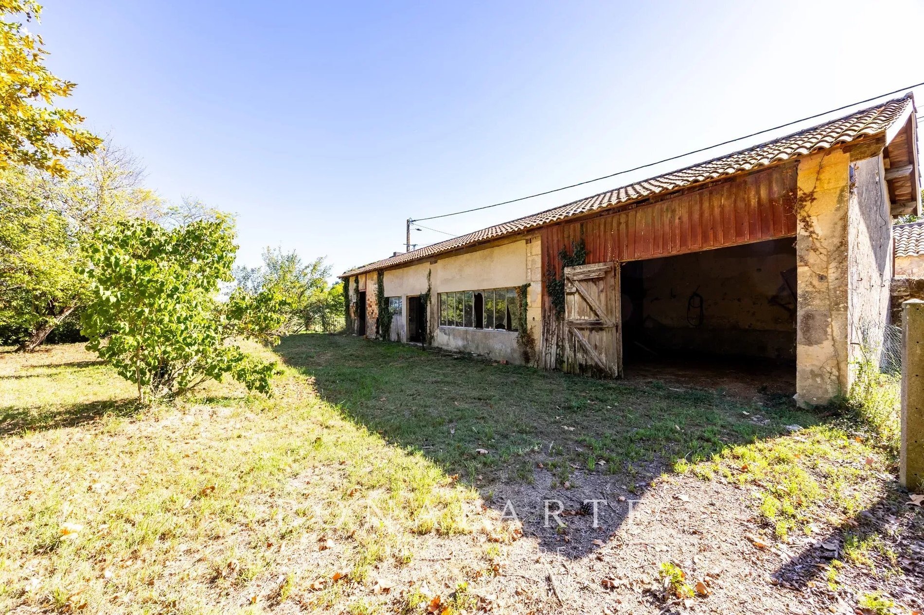 Couqueques 316 Sqm Chateau, To Renovate, 25 Minutes From The Atlantic Ocean