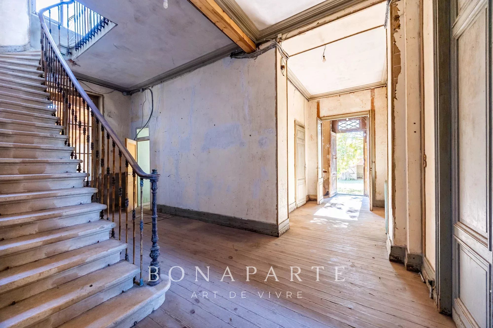Couqueques 316 Sqm Chateau, To Renovate, 25 Minutes From The Atlantic Ocean