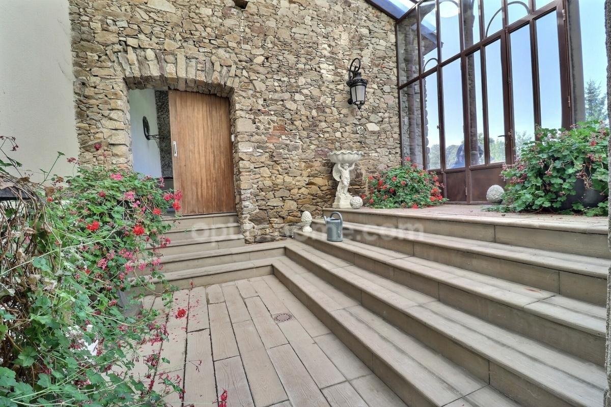 Domaine De Charme Du Xviᵉ Siècle Aux Portes De Cholet (49) — Logis De 500 M² 550 M² De Dépendances