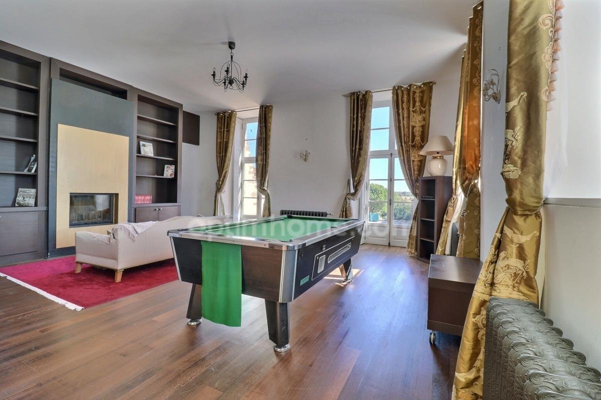 Domaine De Charme Du Xviᵉ Siècle Aux Portes De Cholet (49) — Logis De 500 M² 550 M² De Dépendances