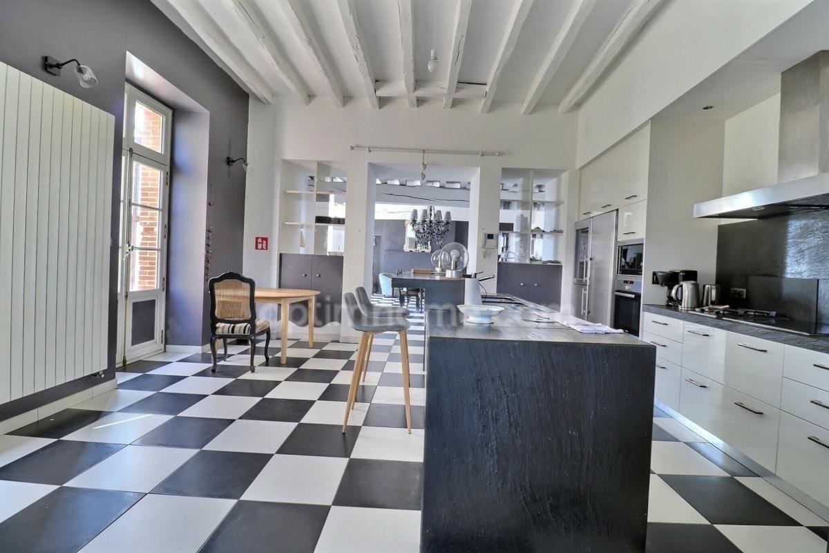 Domaine De Charme Du Xviᵉ Siècle Aux Portes De Cholet (49) — Logis De 500 M² 550 M² De Dépendances