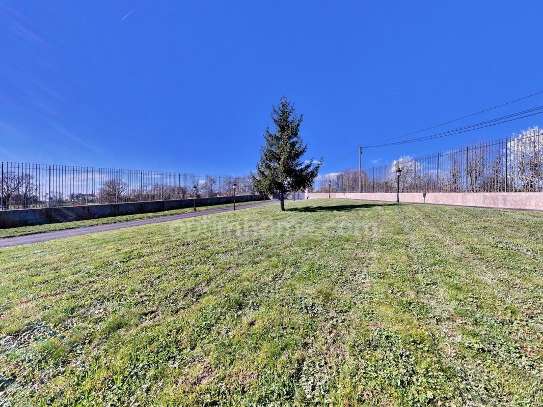 Domaine De Charme Du Xviᵉ Siècle Aux Portes De Cholet (49) — Logis De 500 M² 550 M² De Dépendances