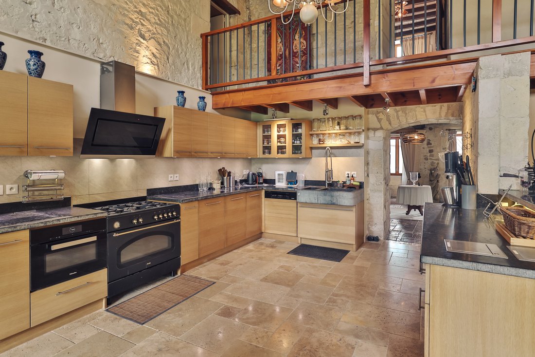 Exceptional 360 M² Historic Residence With Infinity Pool And Panoramic Views Near Segonzac - 4