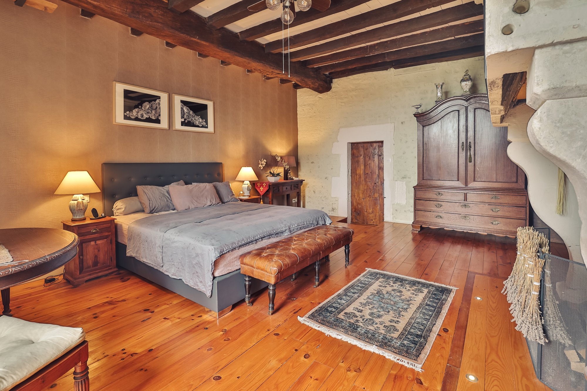 Exceptional 360 M² Historic Residence With Infinity Pool And Panoramic Views Near Segonzac