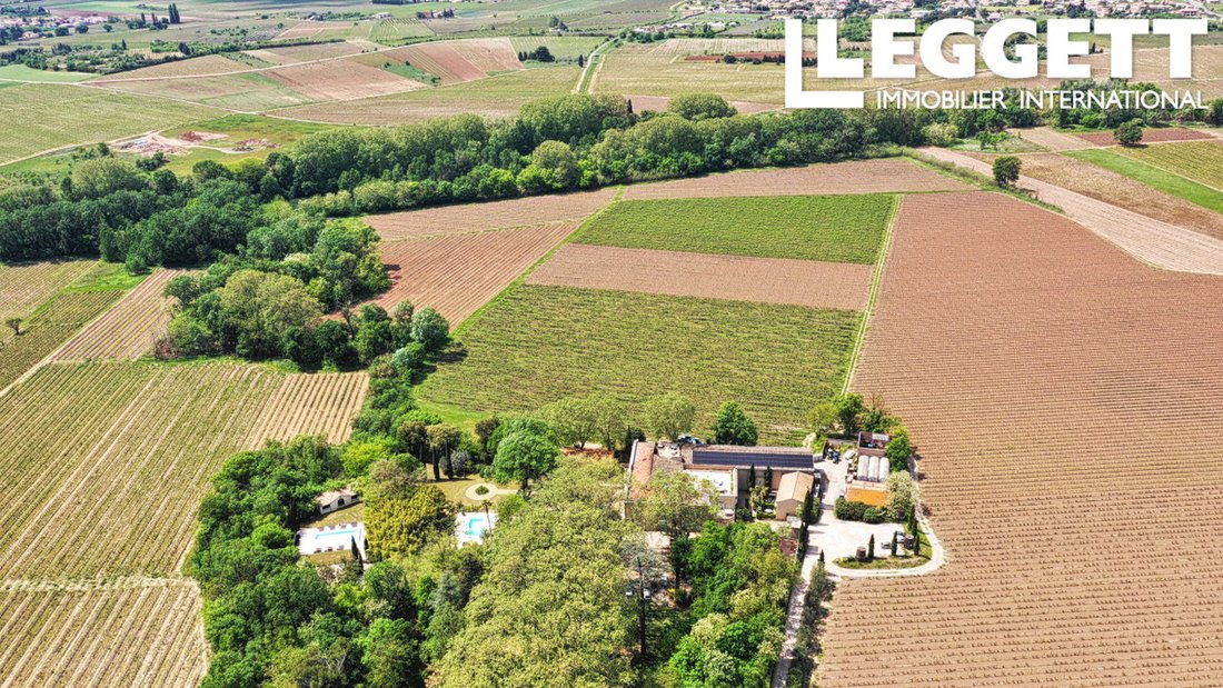 Exceptional Historic Wine Estate With Château, Vineyard And Hospitality Business In The Heart Of The - 4