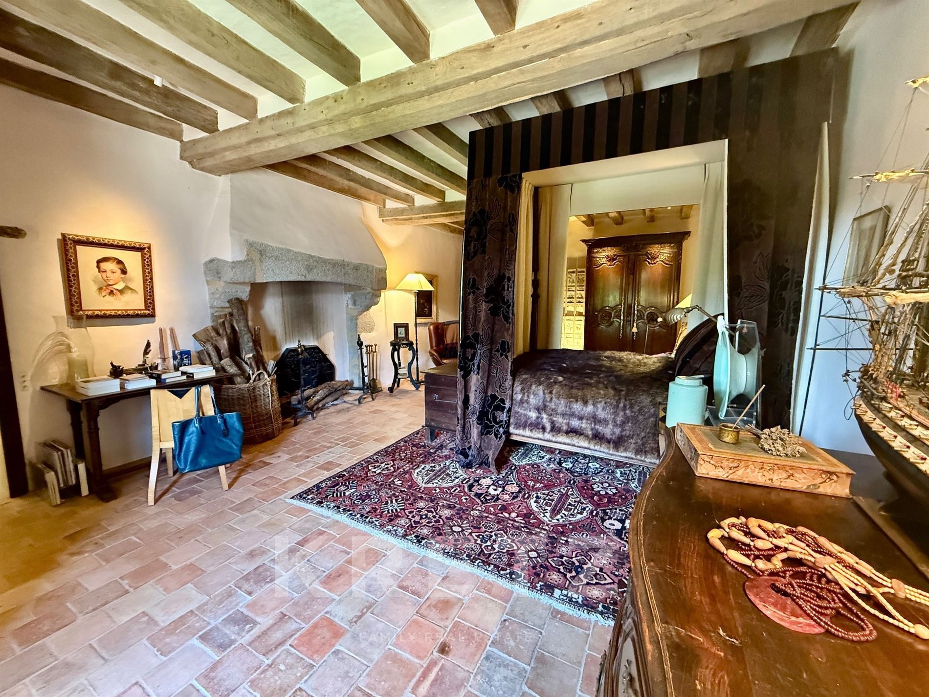 Exceptional Listed Manor With 3.5 Ha Private Lake, 18ha Land Eastern Mayenne