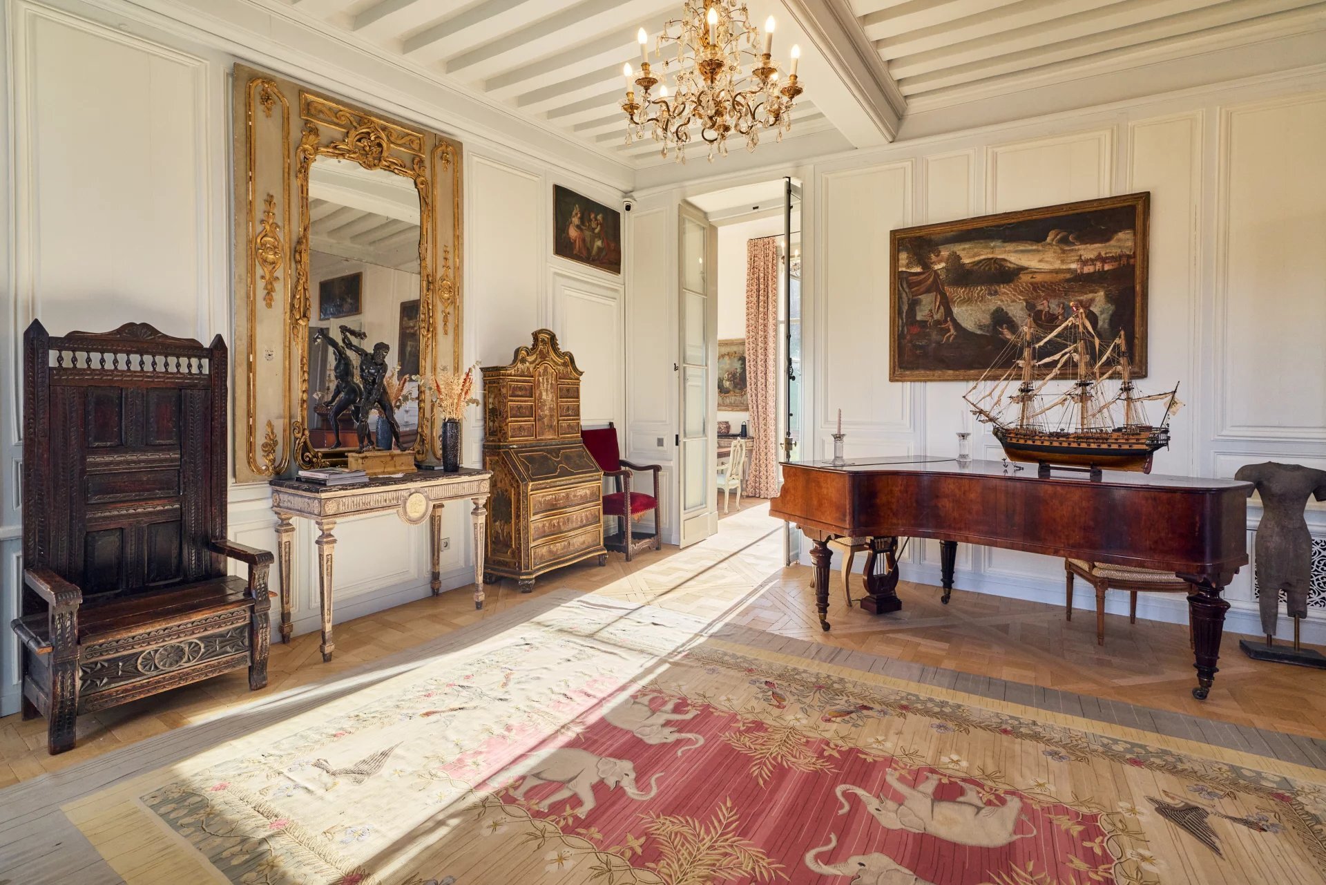 Exceptional Riverside Estate Near Fontainebleau