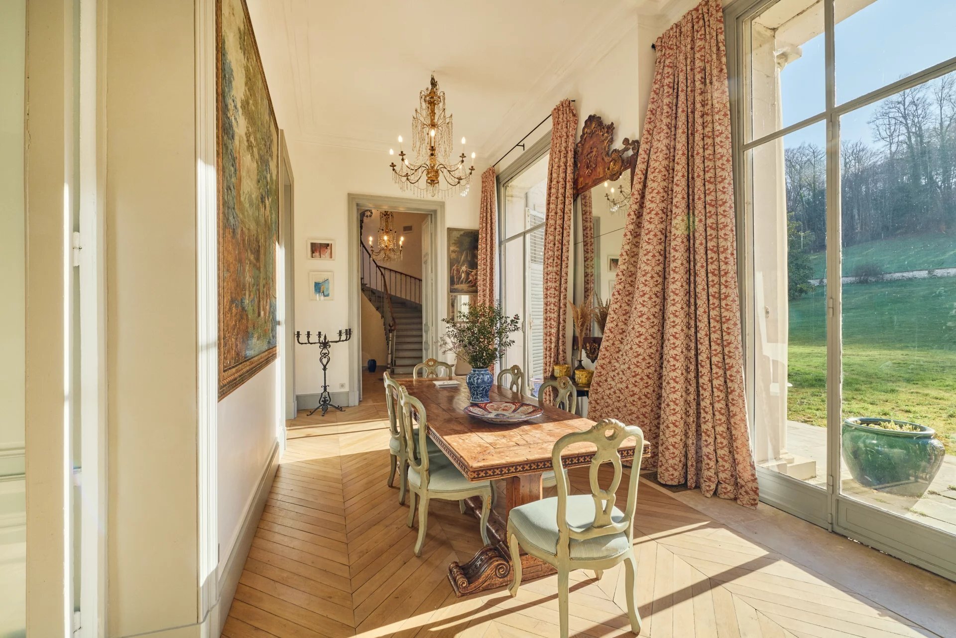 Exceptional Riverside Estate Near Fontainebleau