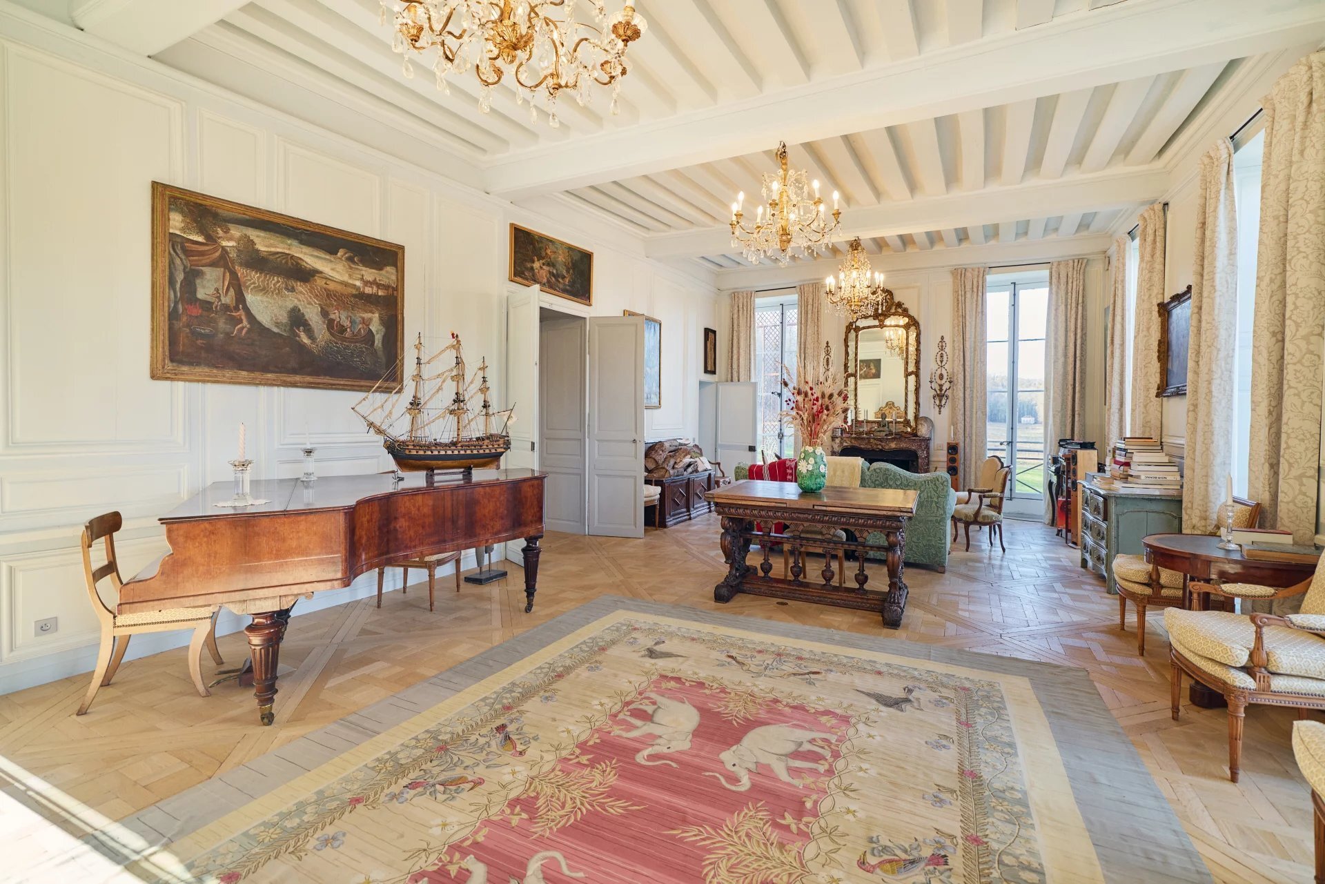 Exceptional Riverside Estate Near Fontainebleau