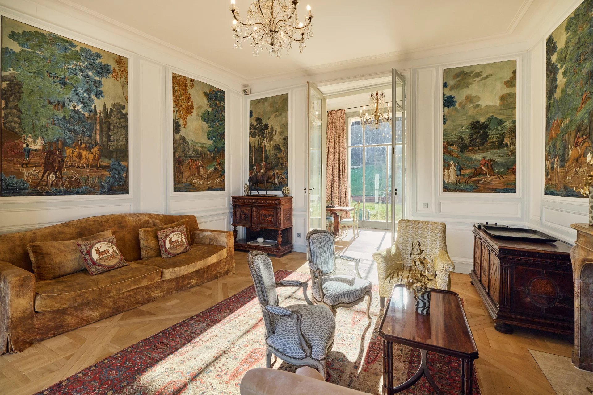 Exceptional Riverside Estate Near Fontainebleau