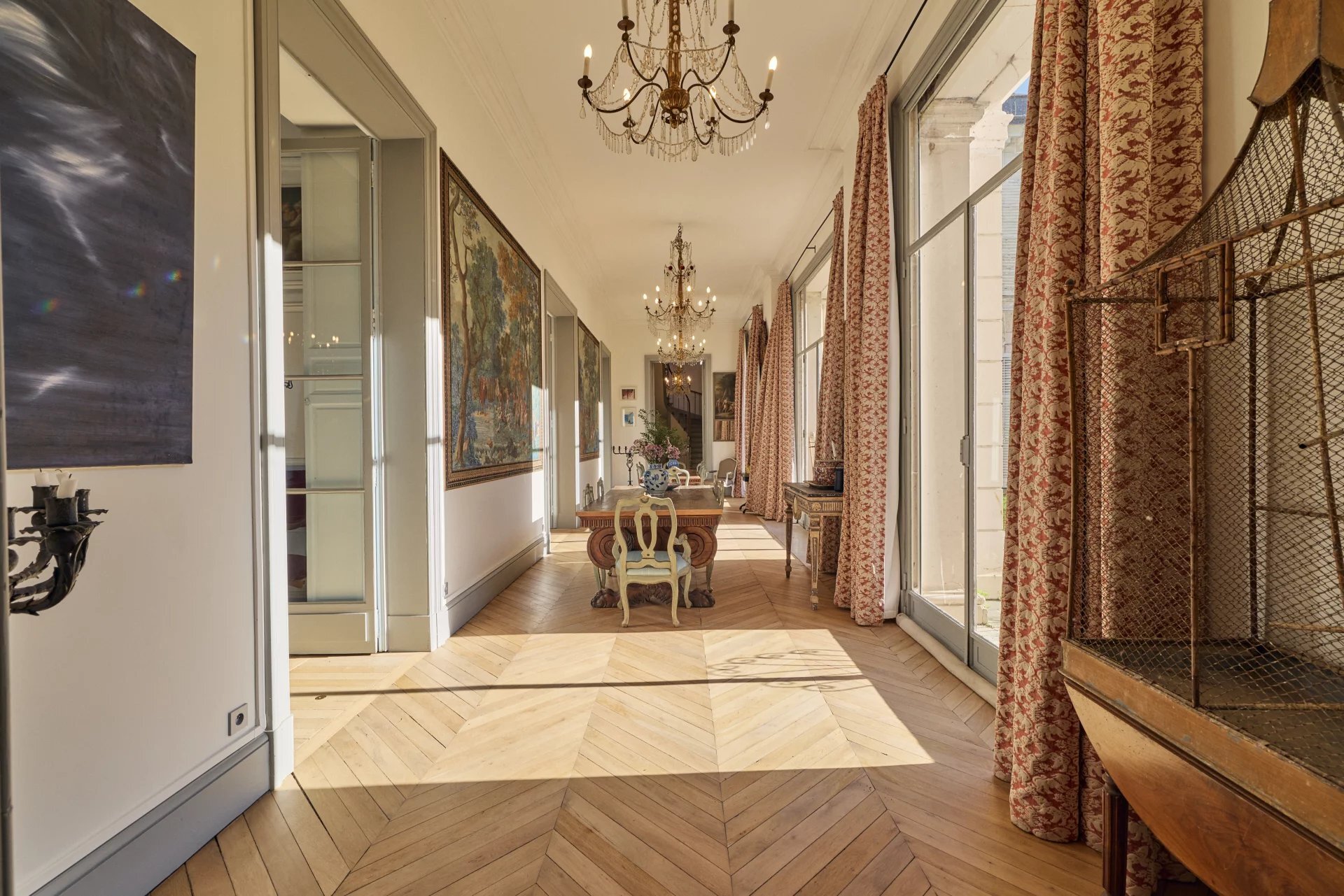 Exceptional Riverside Estate Near Fontainebleau